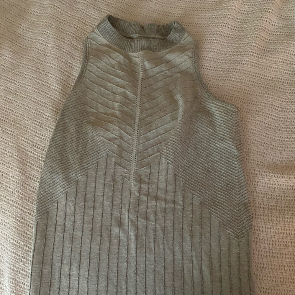 Athletes grey stitched athletic top XS